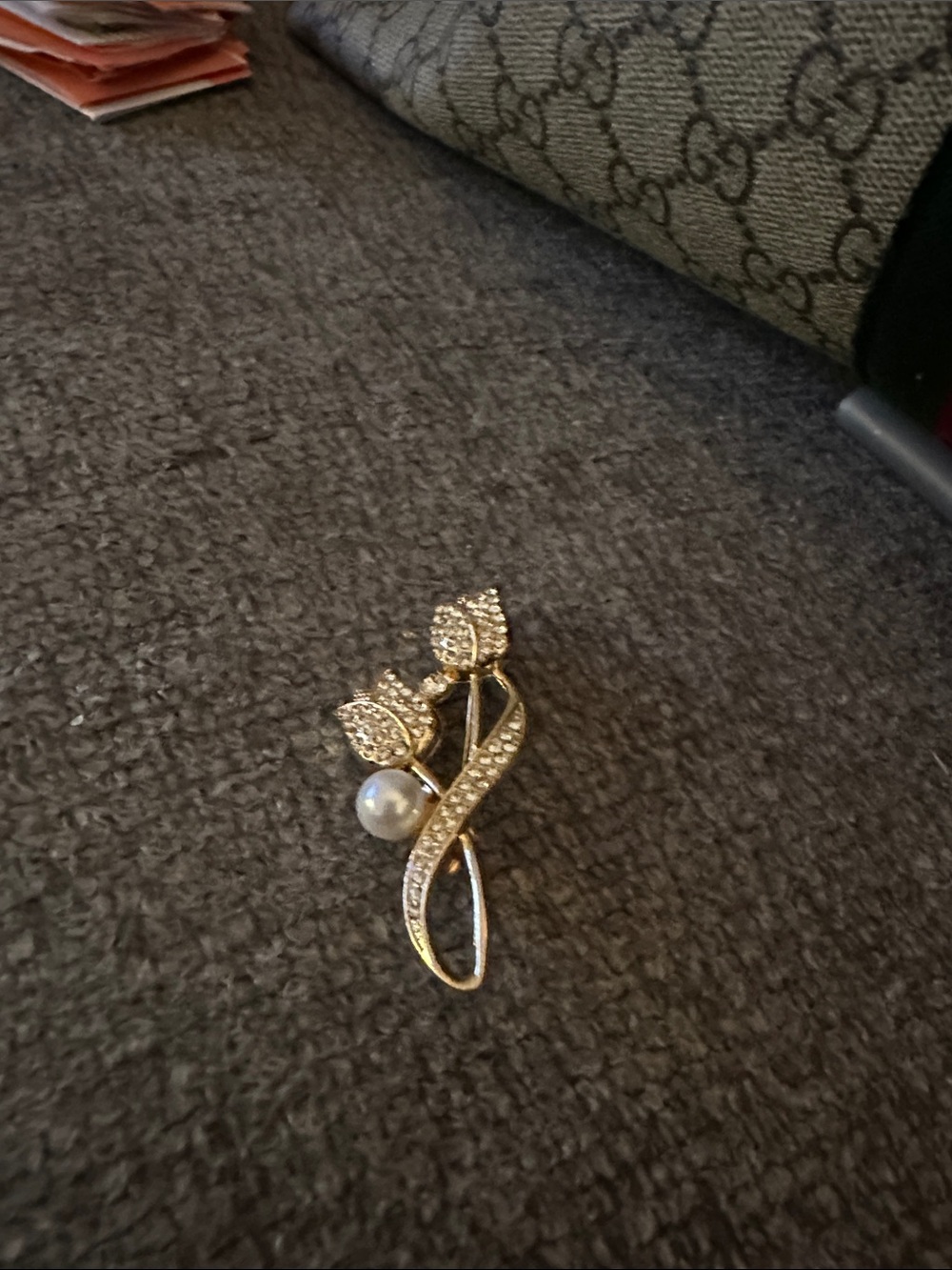 Source Unknown Gold-Tone Floral Ribbon Brooch with Pearl and Crystals